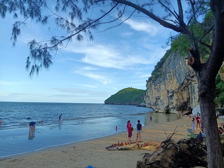 Discover Khao Kalok Beach by the house